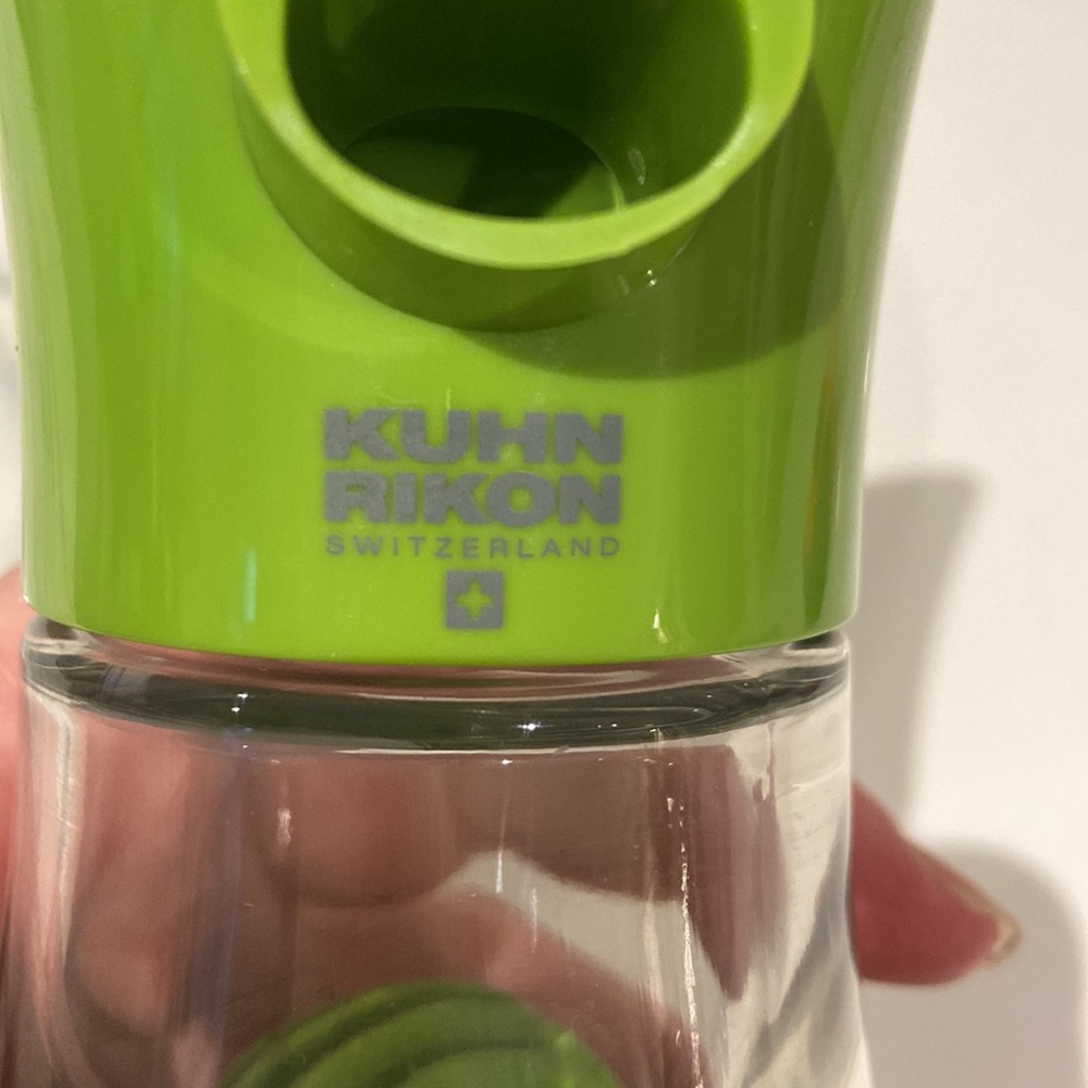 Kuhn Rikon Oil and Vinegar Shaker Cruet Jar with Green Lid, Base and Mixing Ball - Picture 4 of 4